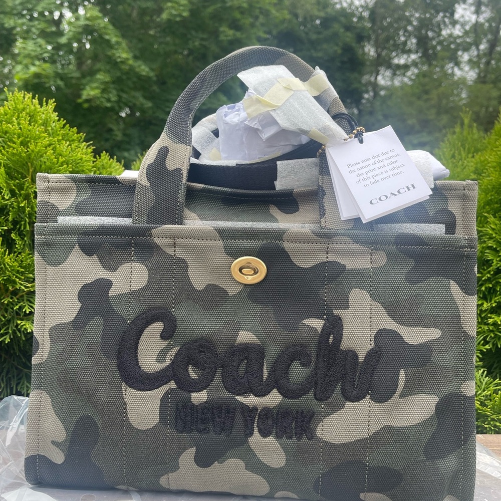 Coach camo print cargo satchel Green and black
